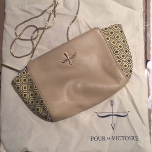 Pour la victoire chain bag